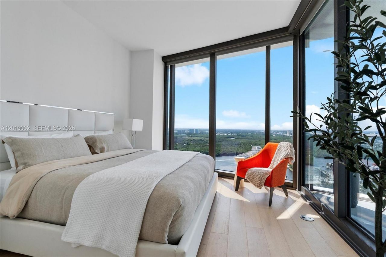 15701 Collins Ave , Unit 3605, Sunny Isles Beach, FL 33160 Photo