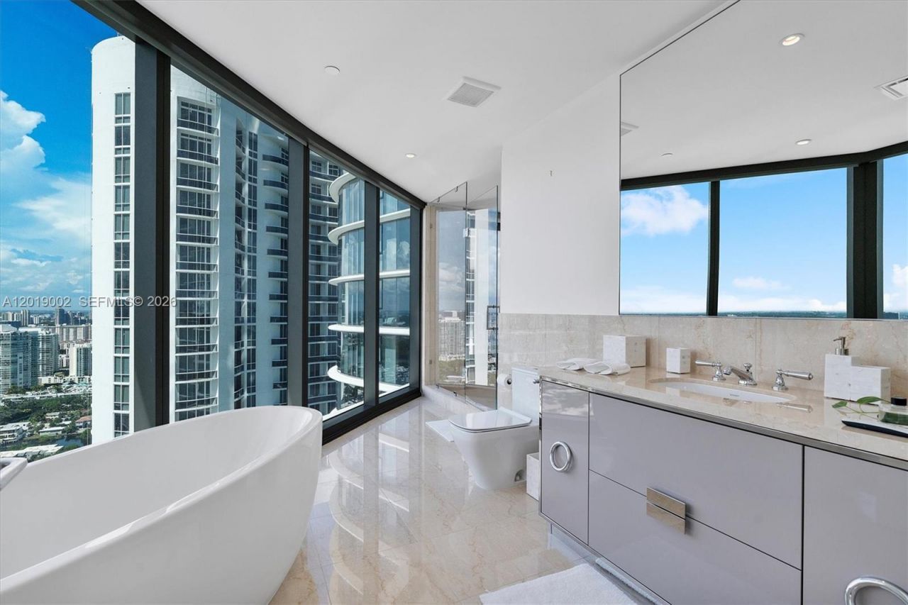15701 Collins Ave , Unit 3605, Sunny Isles Beach, FL 33160 Photo