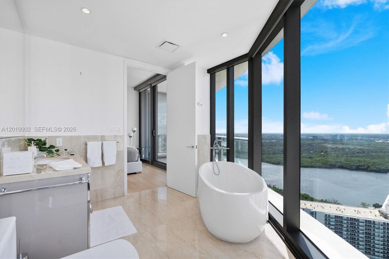 15701 Collins Ave , Unit 3605, Sunny Isles Beach, FL 33160 Photo