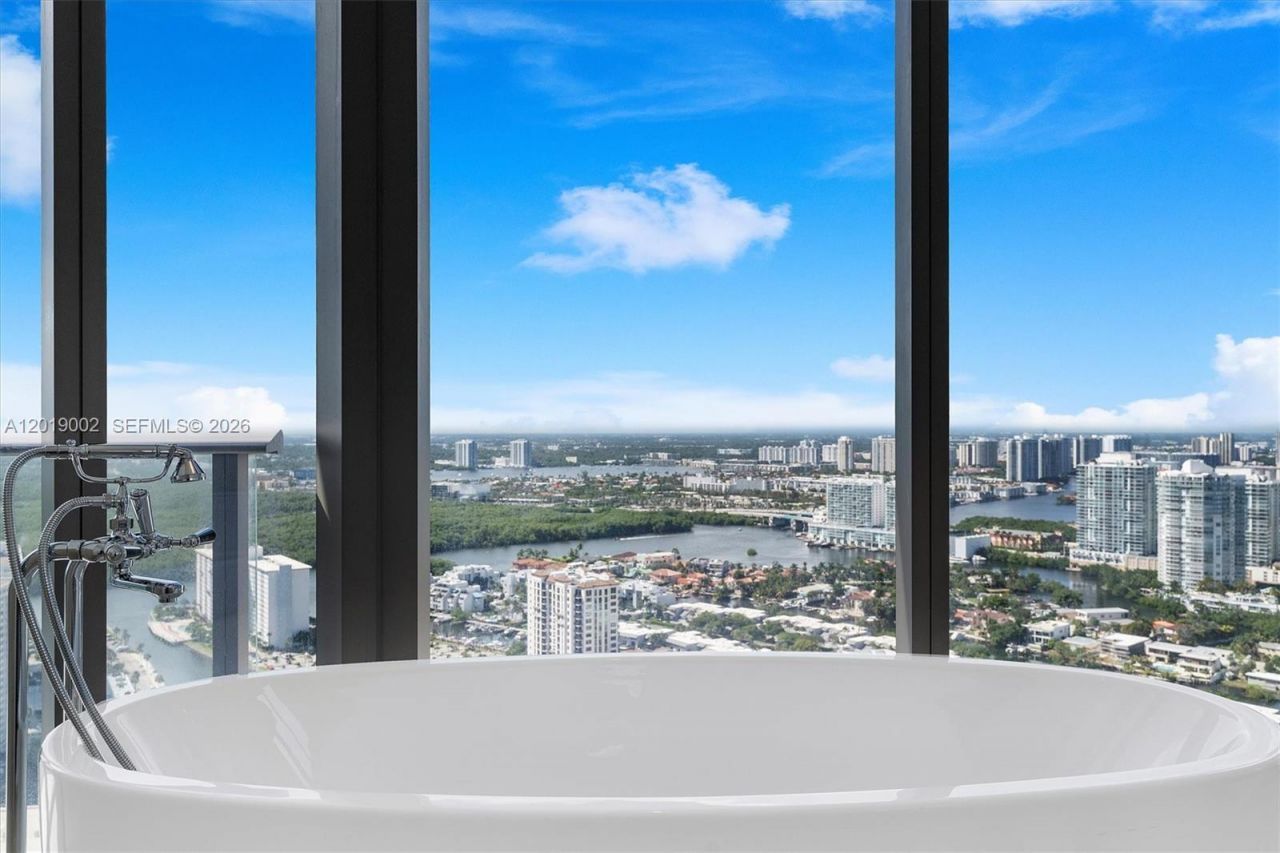 15701 Collins Ave , Unit 3605, Sunny Isles Beach, FL 33160 Photo