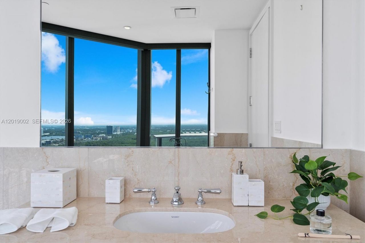 15701 Collins Ave , Unit 3605, Sunny Isles Beach, FL 33160 Photo