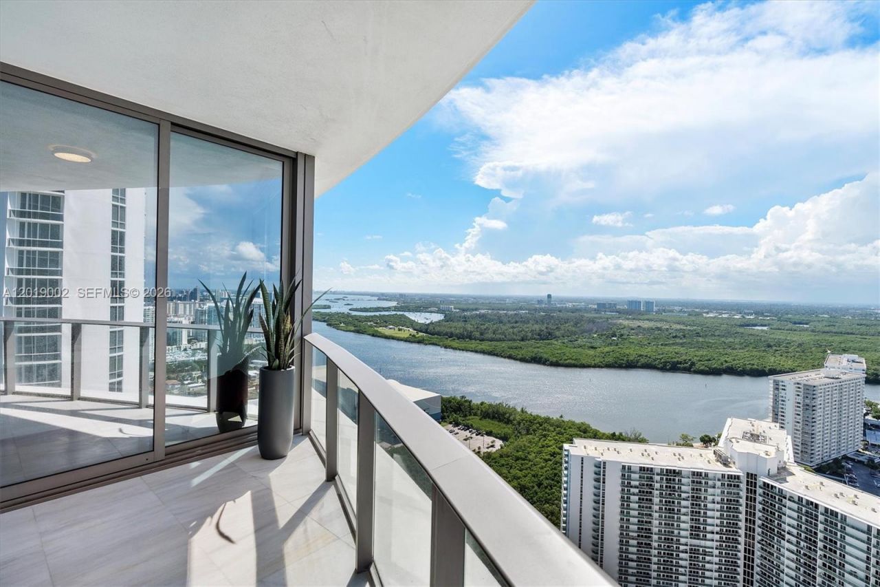 15701 Collins Ave , Unit 3605, Sunny Isles Beach, FL 33160 Photo