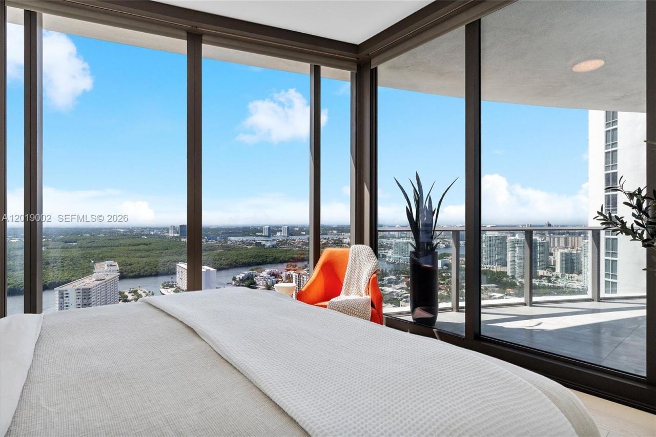 15701 Collins Ave , Unit 3605, Sunny Isles Beach, FL 33160 Photo