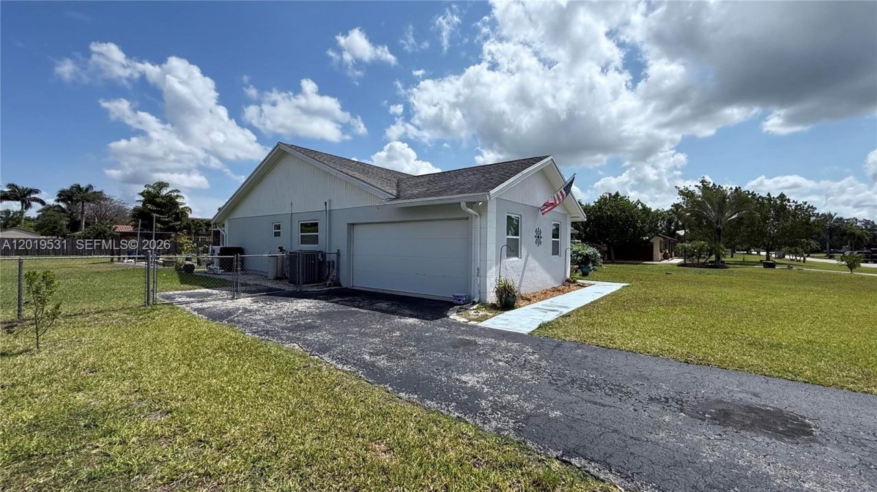 1501 NW 20th St, Homestead, FL 33030 Photo