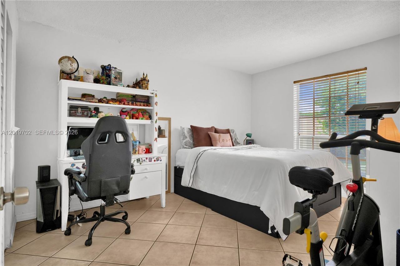 10786 N Kendall Dr , Unit D18, Miami, FL 33176 Photo