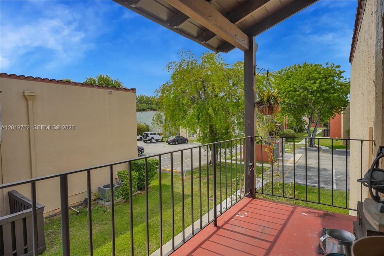 10786 N Kendall Dr , Unit D18, Miami, FL 33176 Photo