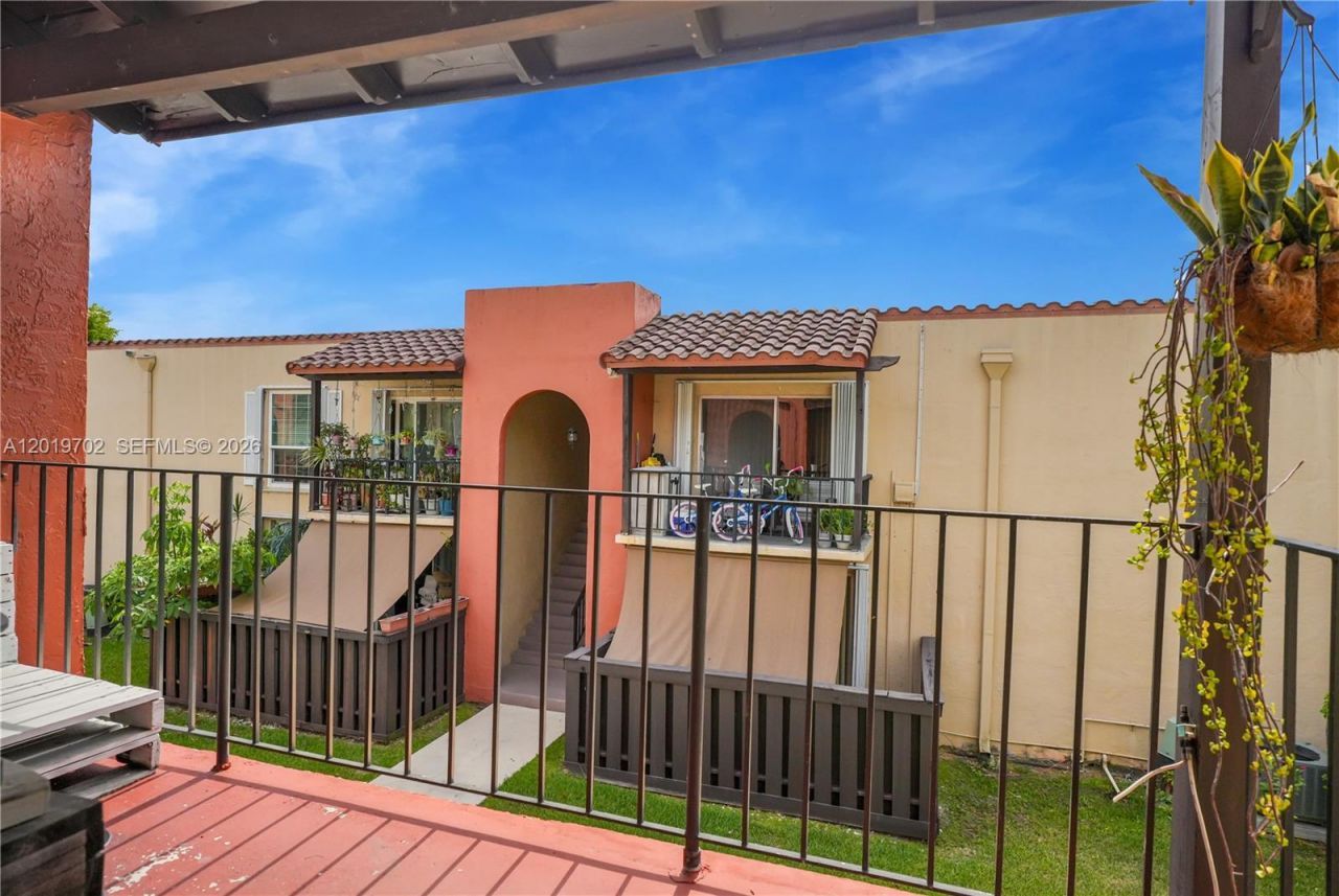 10786 N Kendall Dr , Unit D18, Miami, FL 33176 Photo
