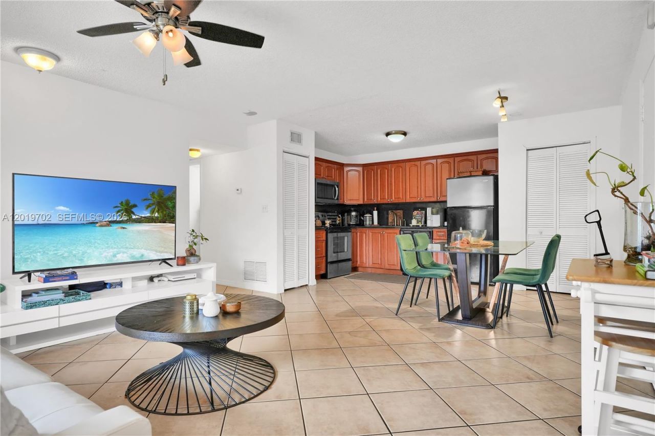 10786 N Kendall Dr , Unit D18, Miami, FL 33176 Photo