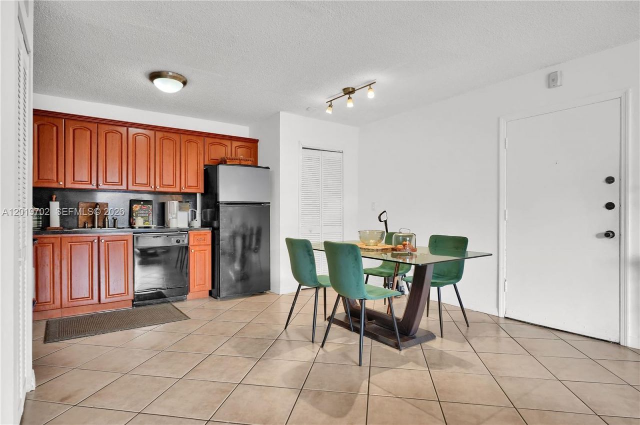 10786 N Kendall Dr , Unit D18, Miami, FL 33176 Photo