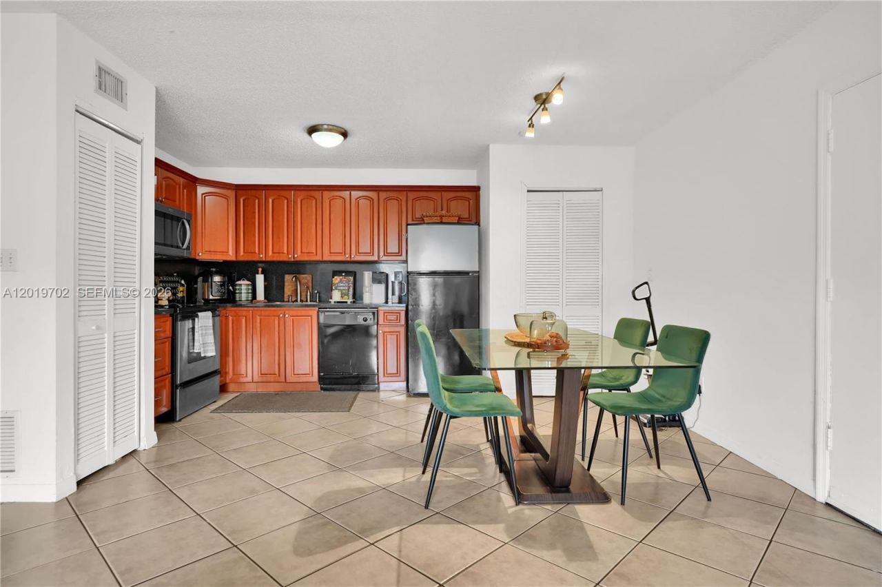 10786 N Kendall Dr , Unit D18, Miami, FL 33176 Photo