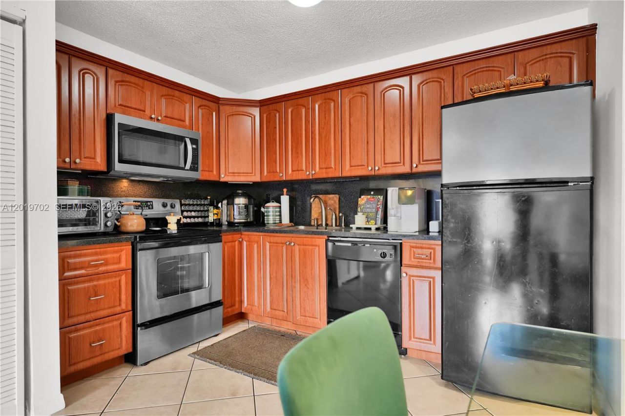 10786 N Kendall Dr , Unit D18, Miami, FL 33176 Photo