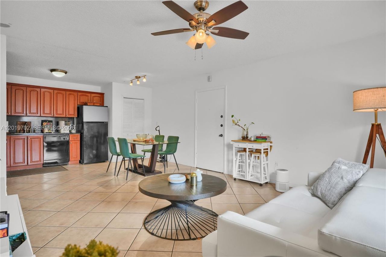 10786 N Kendall Dr , Unit D18, Miami, FL 33176 Photo