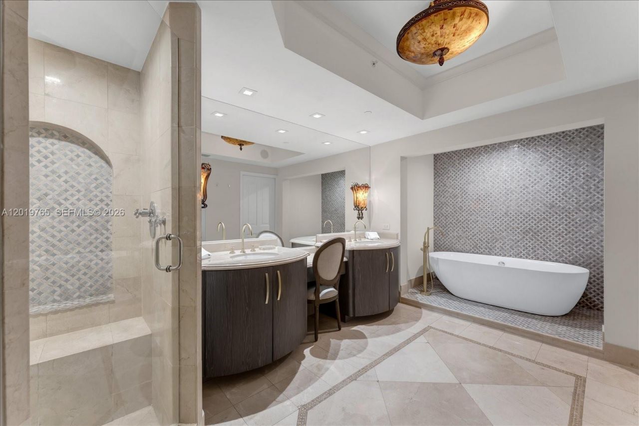 17875 Collins Ave , Unit 3002, Sunny Isles Beach, FL 33160 Photo