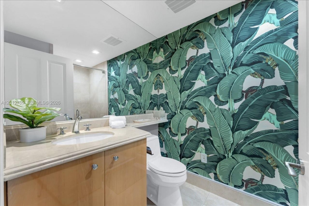 17875 Collins Ave , Unit 3002, Sunny Isles Beach, FL 33160 Photo