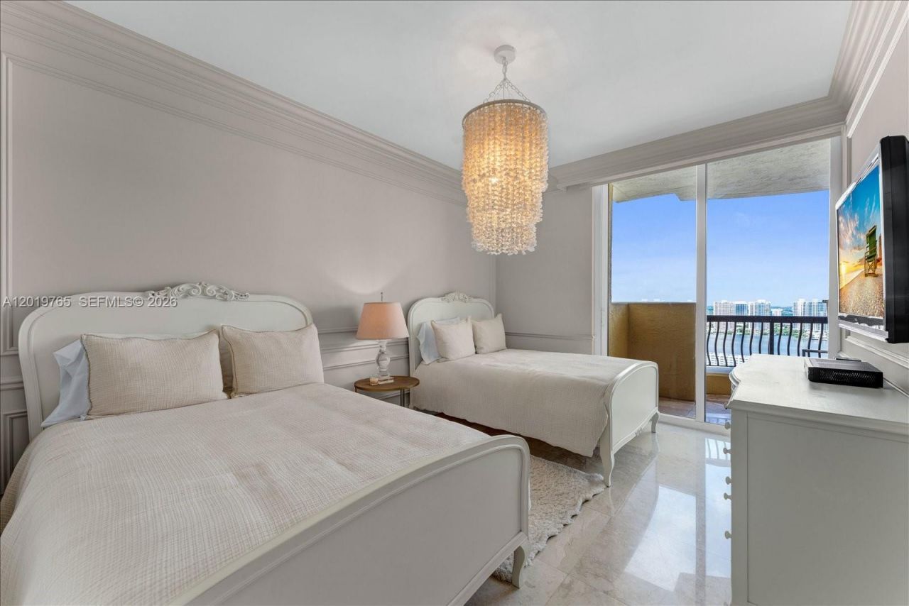 17875 Collins Ave , Unit 3002, Sunny Isles Beach, FL 33160 Photo
