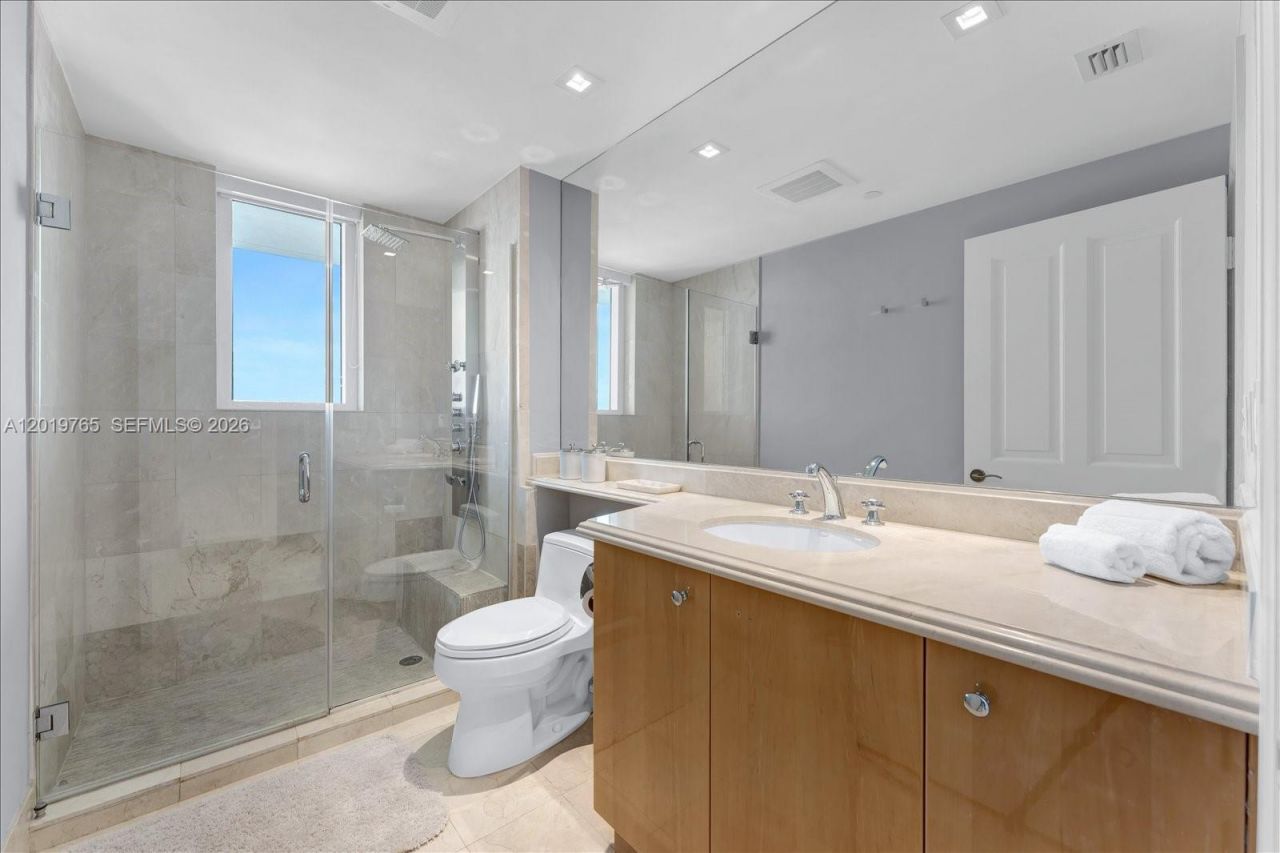 17875 Collins Ave , Unit 3002, Sunny Isles Beach, FL 33160 Photo