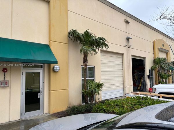 10428 W State Road 84 , Davie, FL 33324