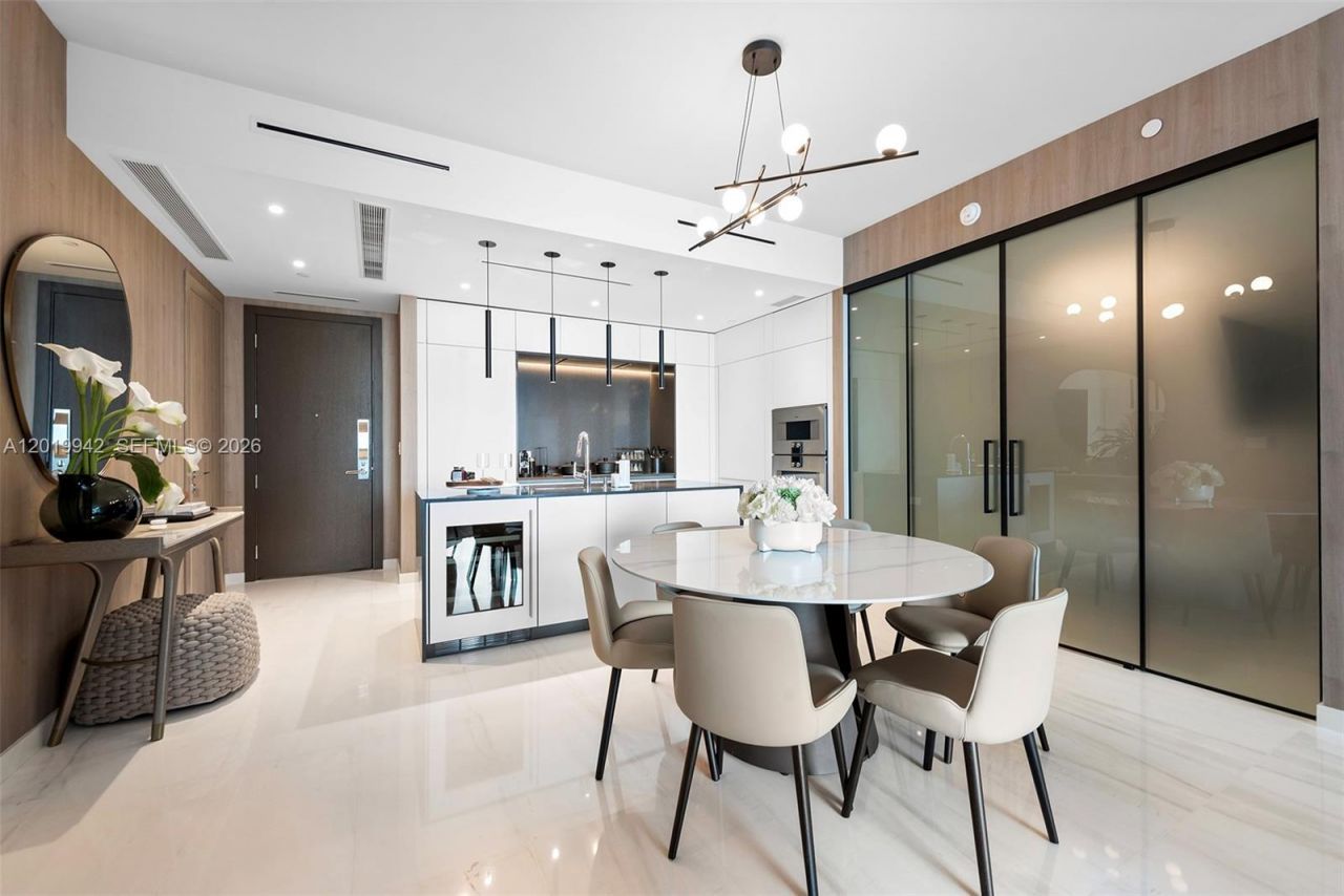 300 Biscayne Blvd Way , Unit 1605, Miami, FL 33131 Photo