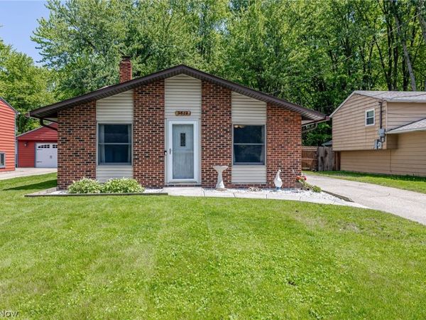 6243 Rosebelle Avenue, North Ridgeville, OH 44039