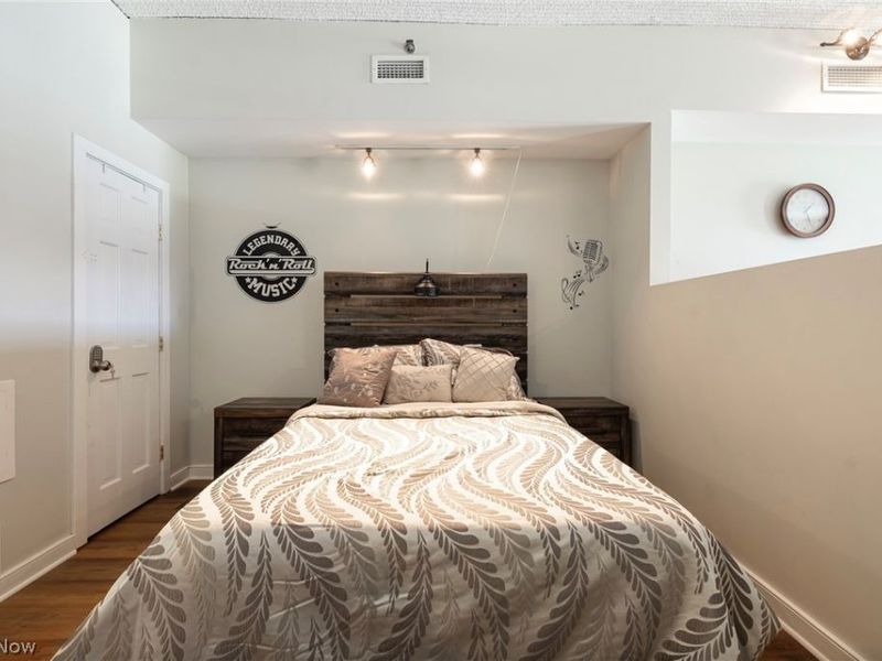 408 W Saint Clair Avenue, Unit 607, Cleveland, OH 44113 Photo 11