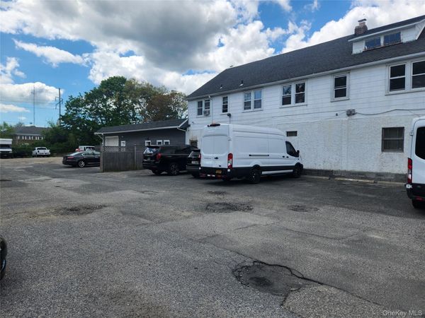 776 Montauk Highway, Bayport, NY 11705