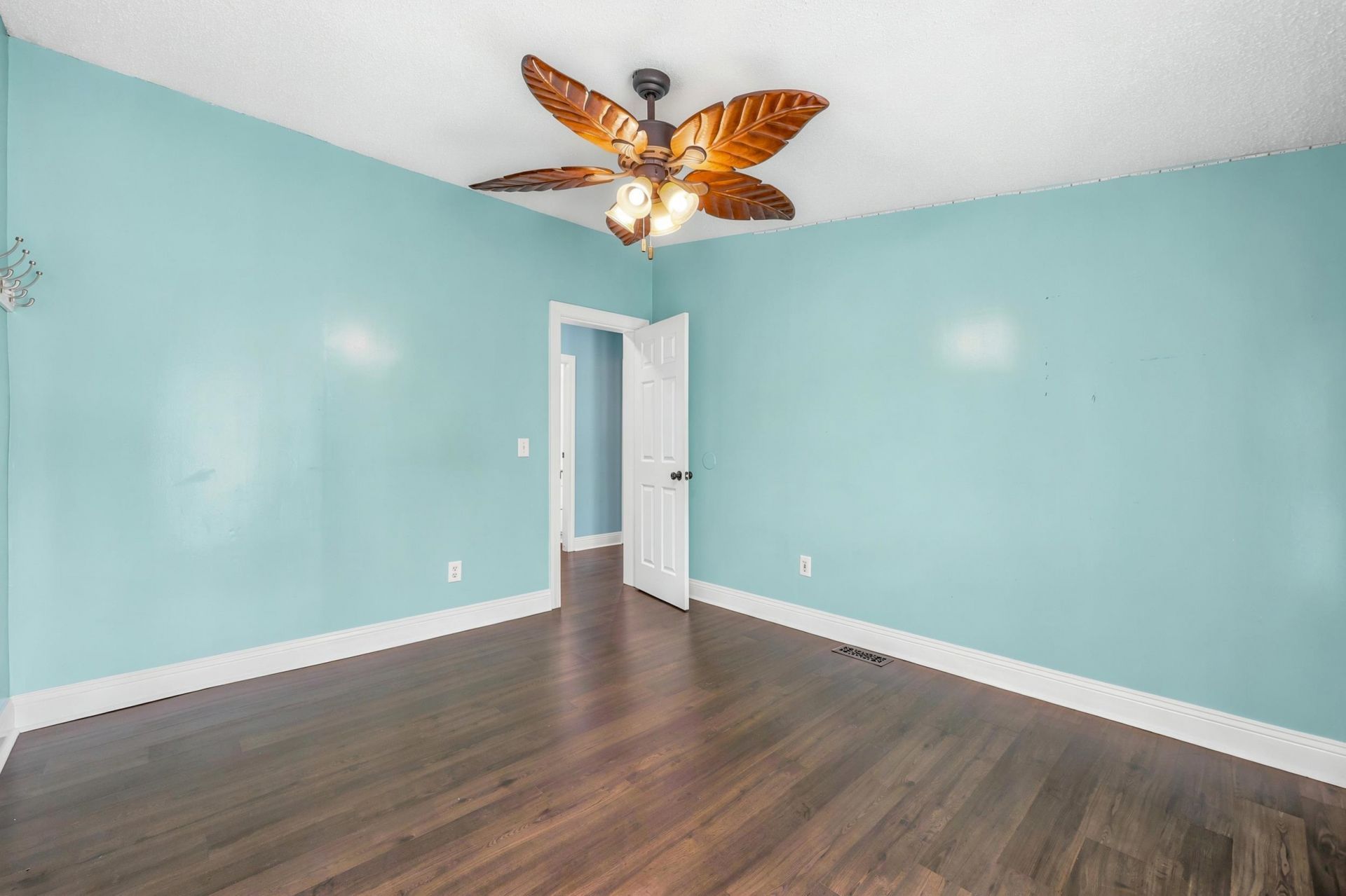 8042 Clearfield Dr.  Photo 31