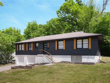 6711 N Broadway Street, Kansas City, MO 64118