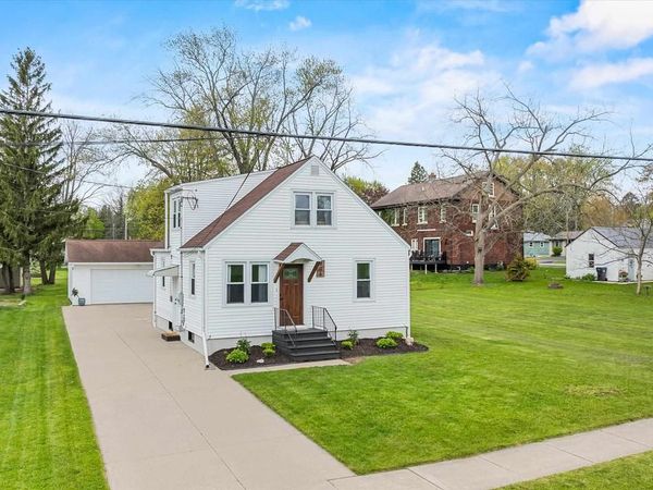 806 DOEGE STREET, Marshfield, WI 54449