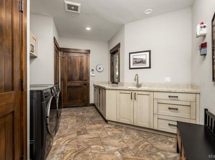 2081 Tahoe Mountain Road, South Lake Tahoe, CA 96150 Photo