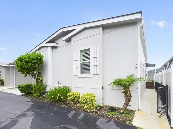 4650 Dulin Road, Unit SPC 124, Fallbrook, CA 92028