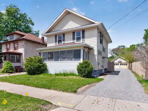 1002 W Ganson Street, Jackson, MI 49202
