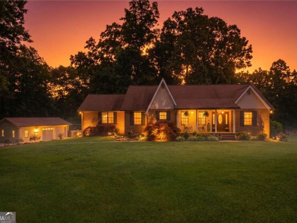 400 Cable Road, Waleska, GA 30183