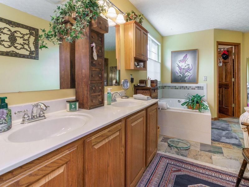 6693 Spring Run Drive, Westerville, OH 43082 Photo 24