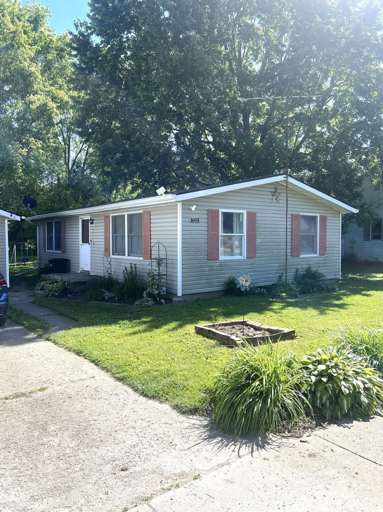 723 E Taylor Street Ladoga, IN
