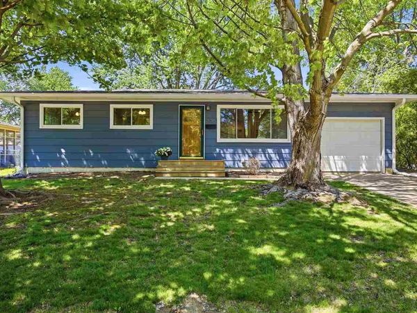 3016 Raven St, Iowa City, IA 52245