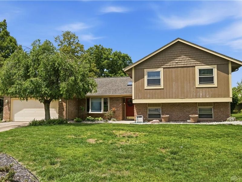 6541 Fallwood Circle, Clayton, OH 45322 Photo 2