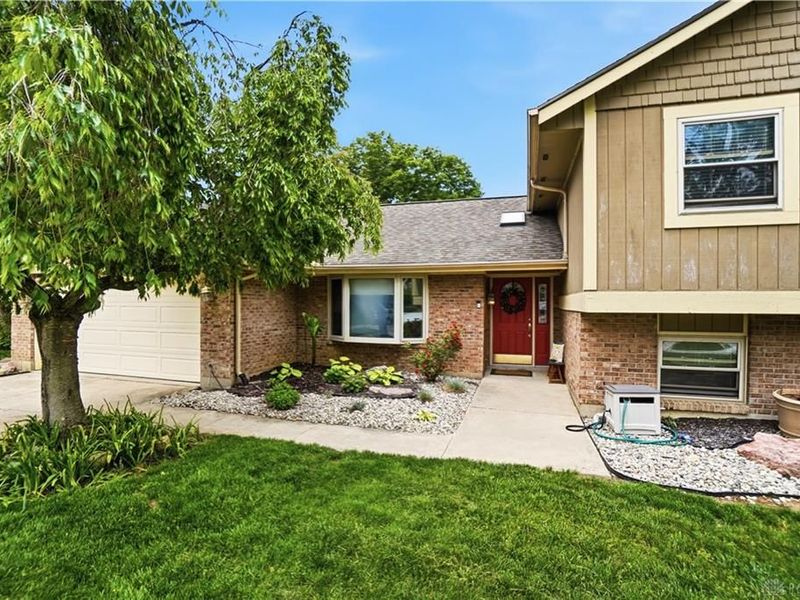 6541 Fallwood Circle, Clayton, OH 45322 Photo 4