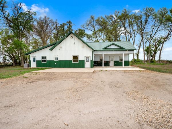 5134 340th Avenue, Blue Earth, MN 56013