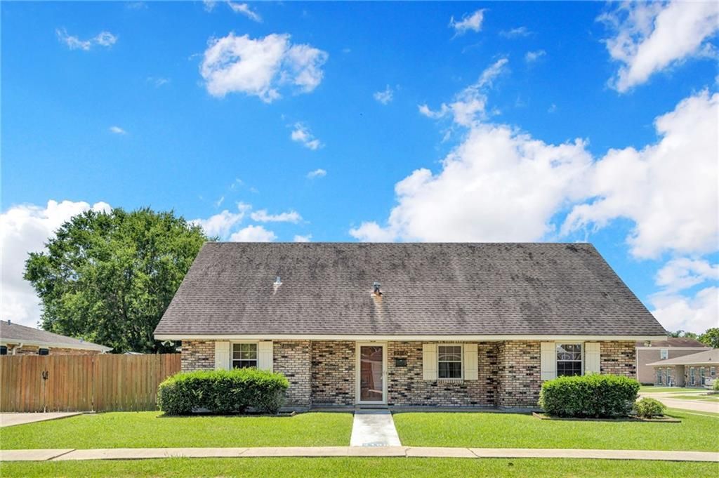 2160 GLOUSTER Street, Terrytown, LA 70056