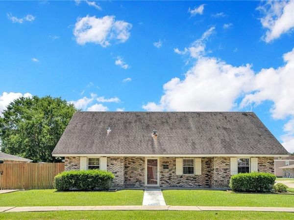 2160 GLOUSTER Street, Terrytown, LA 70056