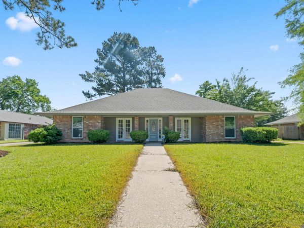 1425 Shadybrook Dr, Baton Rouge, LA 70816