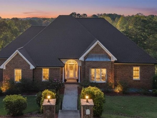 55 Rocky Circle NE, White, GA 30184