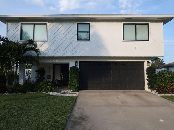 5945 VENETIAN BOULEVARD NE, ST PETERSBURG, FL 33703