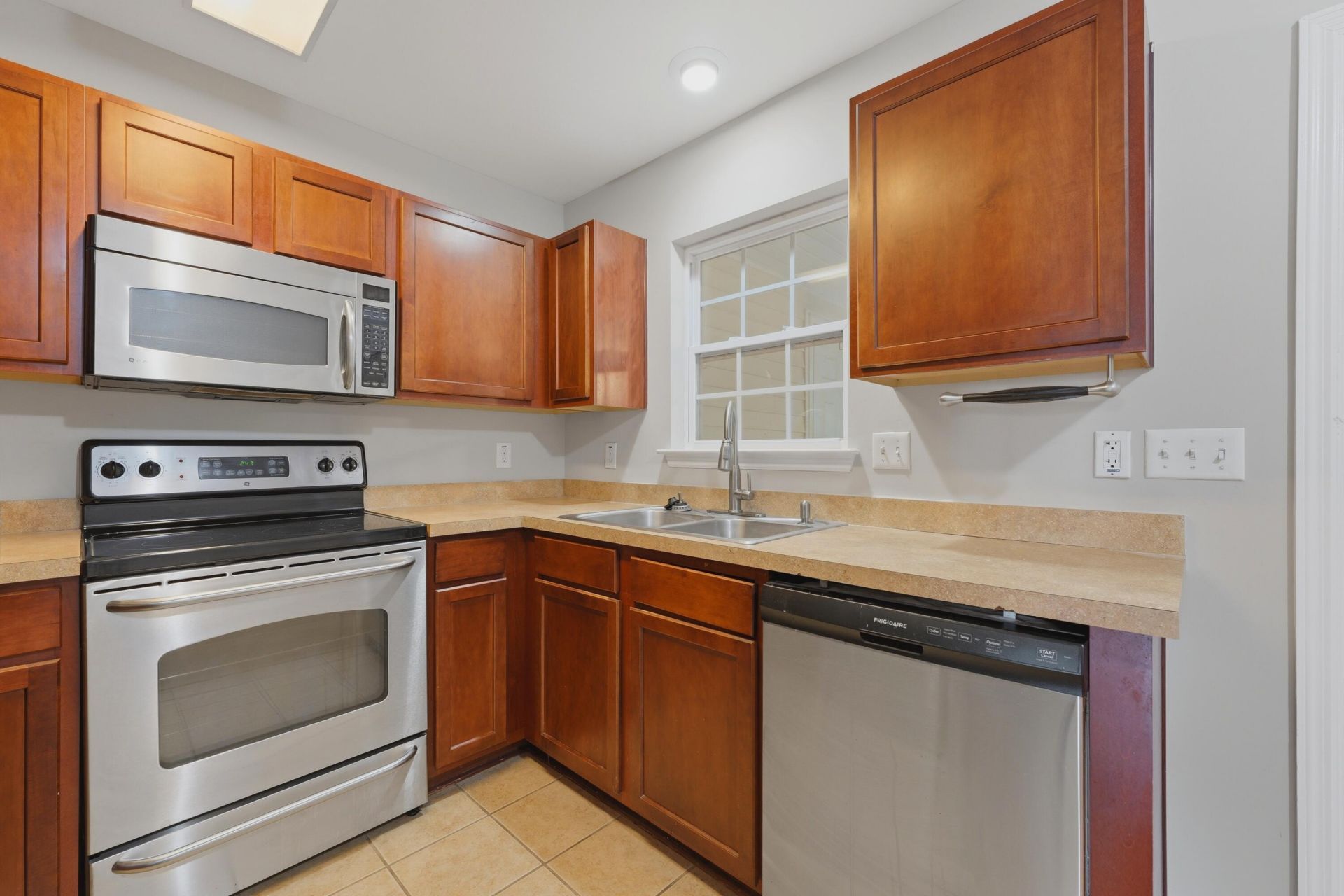 464 Doane Way Photo 8