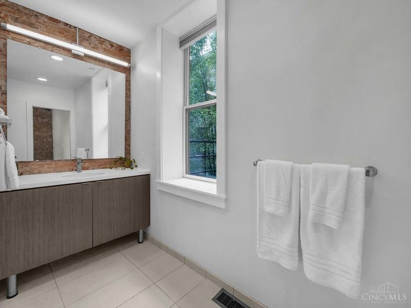 1509 Pleasant Street, Unit 151, Cincinnati, OH 45202 Photo 26
