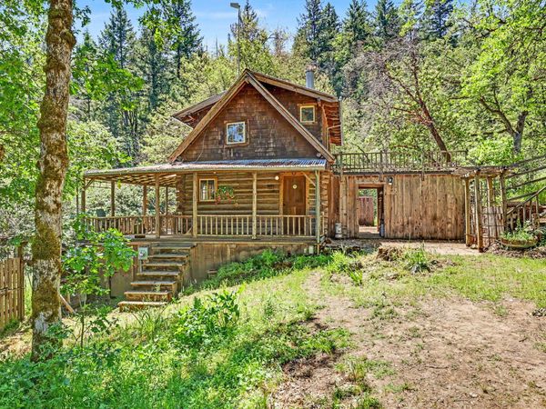 3315 Sardine Creek Road, Gold Hill, OR 97525
