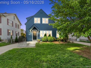 329 E Lawrence Avenue, Royal Oak, MI 48073