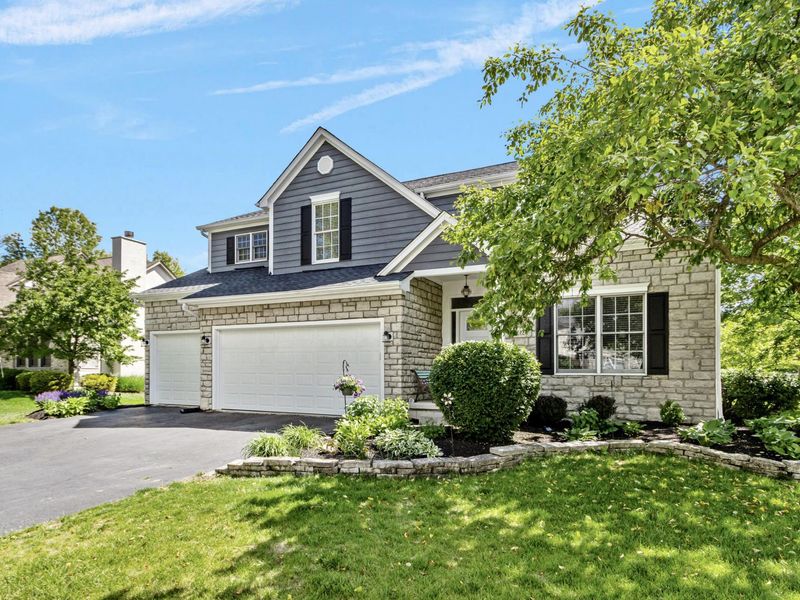8212 Shannon Glen Boulevard, Dublin, OH 43016 Photo 1