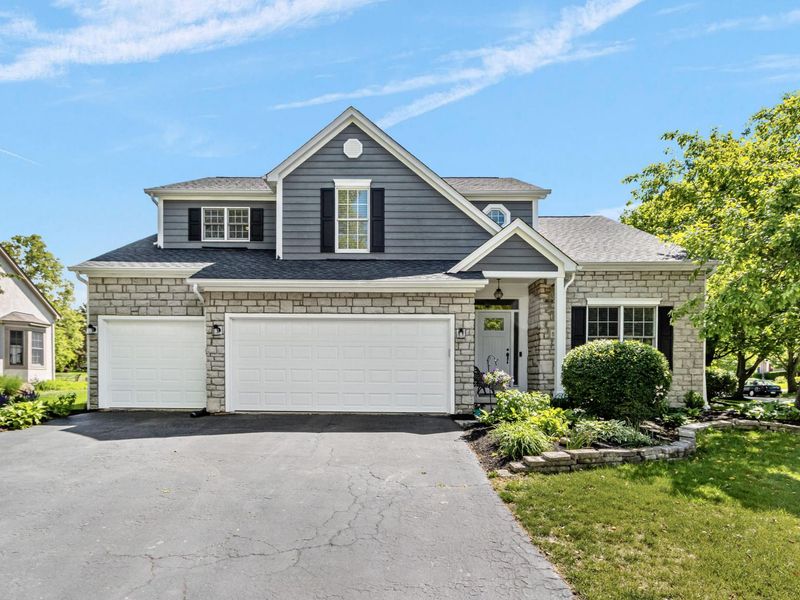 8212 Shannon Glen Boulevard, Dublin, OH 43016 Photo 2