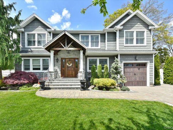 129 Commonwealth Avenue , Massapequa, NY 11758